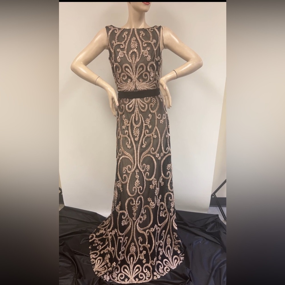 Mom Cheri NAVY/BLACK embroidered sleeveless V-back long  gown